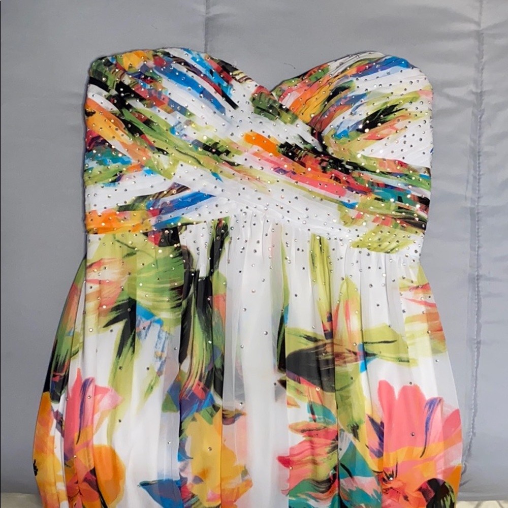 Floral strapless dress